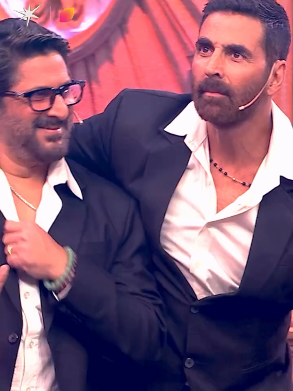 aaraha hai arsad wasi aur Akshay Kumar big boss weekend manane!#bigboss19 #arshad #akshaykumar #farhana #taniya 