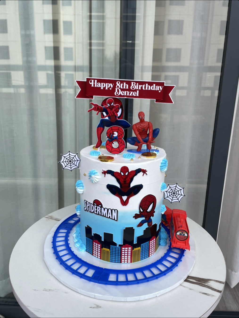 Spiderman cake🥰#repeatdesign #movingtraincake #CakeGoals #CustomCakesByMe 
