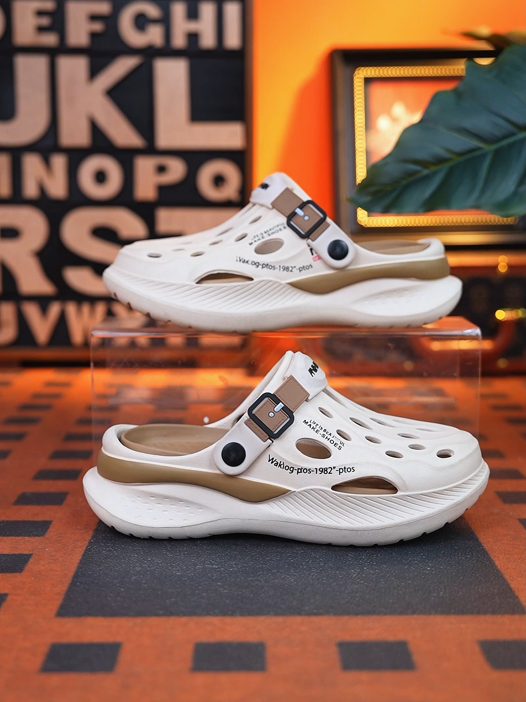 Nemu sandal murah tapi kualitasnya bagus bgt, mana ringan nyaman empuk 🥰💕 cobain deh beli satu warna pasti pengen beli warna lain,Pilih Mcwalk sandal!#sandalwanita #sandalmurah #rekomendasi #sandal #sendal #Mcwalk