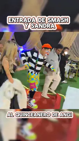 Entrada de Smash y Sandra en el quinceañero de Angi #smashdota #ryan.a92edits #smashkins #sandraskins