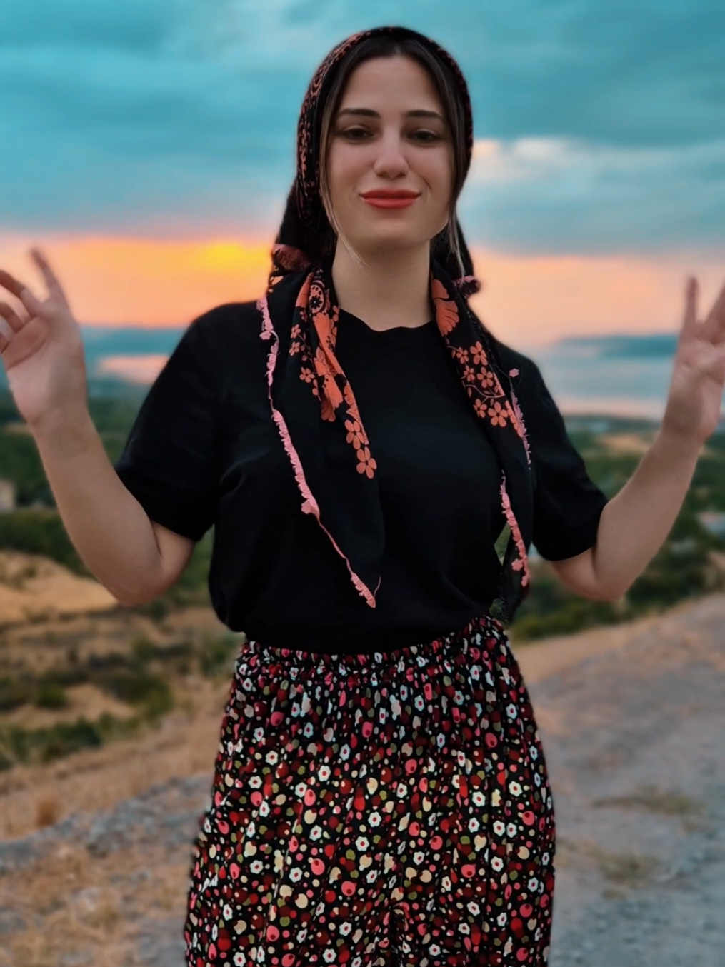 Canlı yayındayım gelin canlar 😍🥰 #antalya  #antalya07  #trendşarkı #baharerdoğan #keşfet 