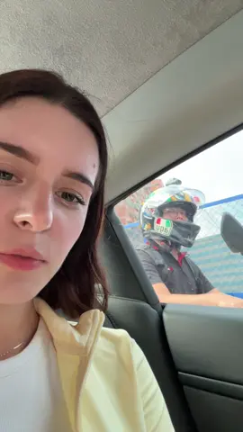 I don’t know that he can see me 🤣🤣🤣
