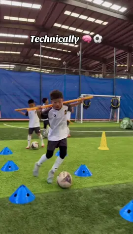 Technically  🧠 ⚽️ #technology #soccertiktok #drill #coachsixtyone 