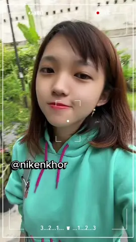 I sang this song at 2 AM—was it worth staying up for? Saya menyanyikan lagu ini jam 2 dini hari—apakah layak untuk bangun tidur?@Cece NikenKhor 琪琪 🌺 #MusicOnStage #nikenkhor #fyp #sing #live 