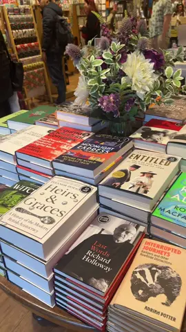 Je veux y retourner 🥹🥹🥹🥹🩷🩷🩷🩷 #BookTok #waterstones #edinburgh #booktokfr #newromance 