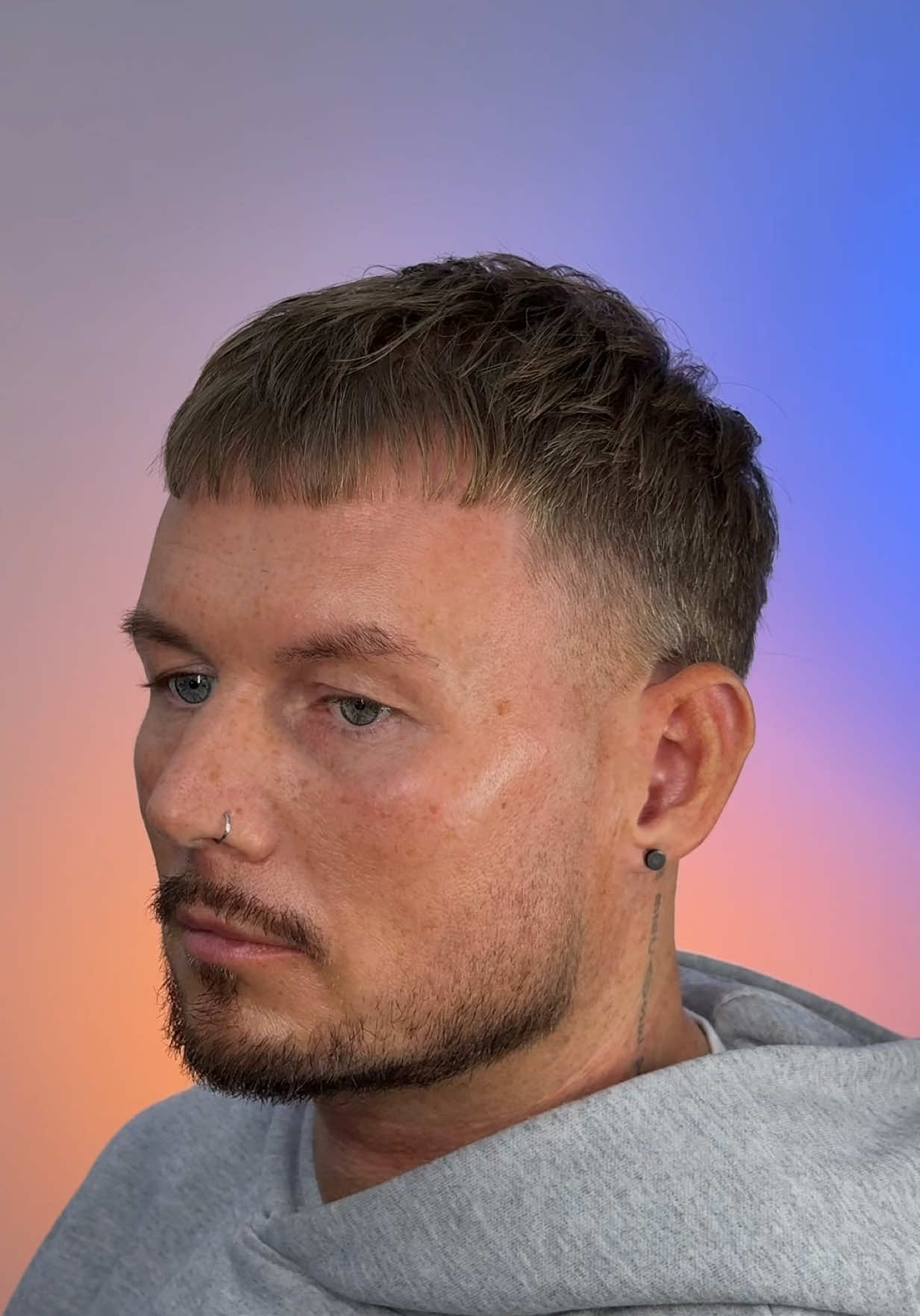 Wenn du Geheimratsecken hast ist das deine Frisur! #barber #bestbarberinhamburg #geheimratsecken #friseur #taperfade 