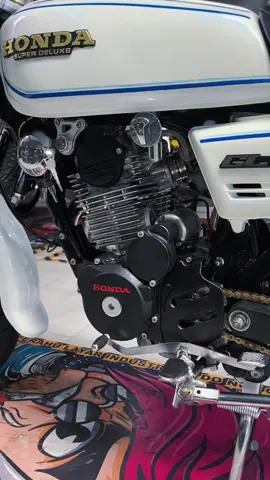 Om Sulton Banyuwangi 🚀 Unit set mesin GL100 part by request  Cat body juga nggak kaleng-kaleng😋 Yang mau samaan bisa langsung gass ke admin yaw🥰🙏 . • admin bengkel 082232228663 • alamat bengkel : dsa. tembokrejo, kec. gumukmas, kab. jember, 68165 • G-Maps : perahu layar motor #CapCut #gl100 #gl100indonesia #herexjatim #cbglmptiger 