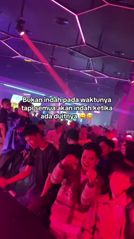 Betul begitu kan? 🤣 #fypシ゚viral🖤tiktok #helensplaymart #helensnightmart #fypage #makassar 