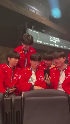 Reaction của team Val về video chúc của team LOL  #T1 #lol #Valorant #xuhuong #viral 