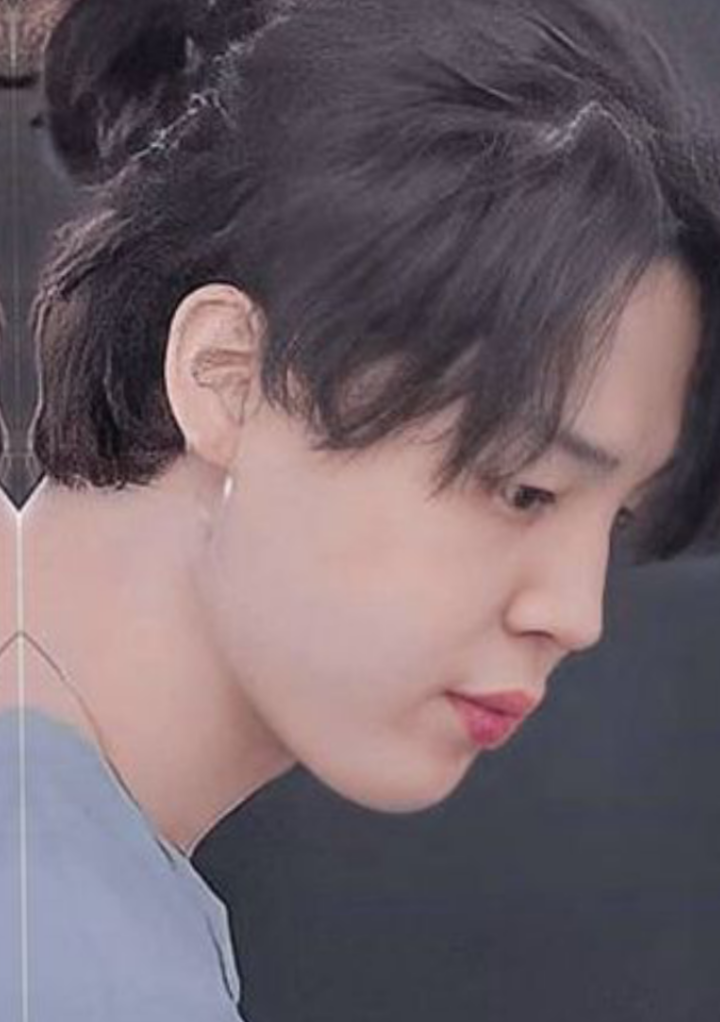 jimin + kucir rambut ..aahh gak ada obat 😍😍😍#jimin #trend #fyp #👑baf_eunbie #bts_official_bighit 