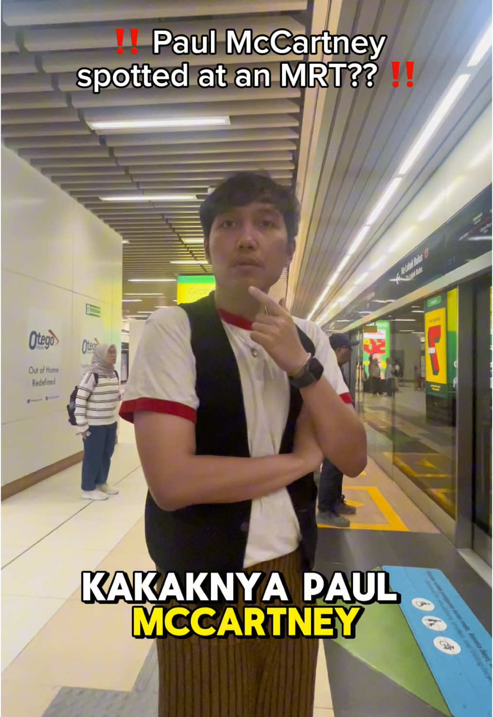 eredar sebuah video amatir yang merekam, diduga, salah satu member @The Beatles yaitu @Paul McCartney di salah satu stasiun @MRT Jakarta .  Ketika ditest tebak lagu ternyata betul semua. Jika itu benar beliau, belum diketahui apa tujuannya datang ke Jakarta. Hoax kah?