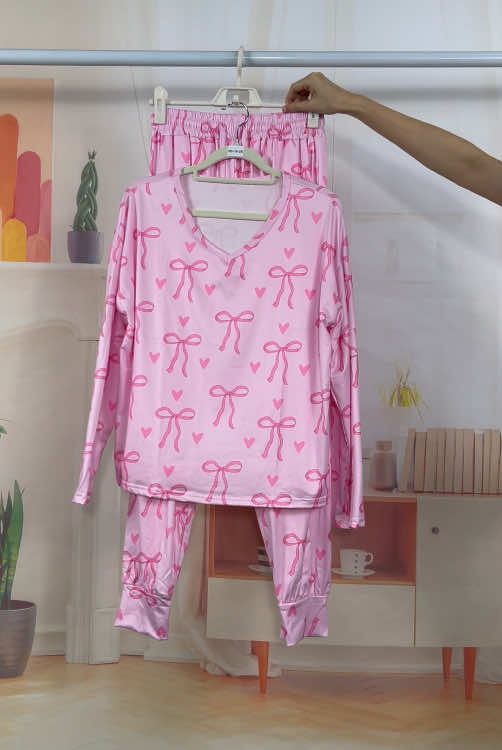 This casual bow print set is so comfortable !!!🎀🎀#womenswear #2pcs #bow #print#casual #longsleeve #pants #waist #ladieswear #homewear #pajamas #spring #fall 