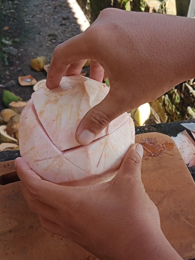 kelapa diamond pink #youngcoconut #esdegantong #fruits #coconutcuttingskills #coconutwater 