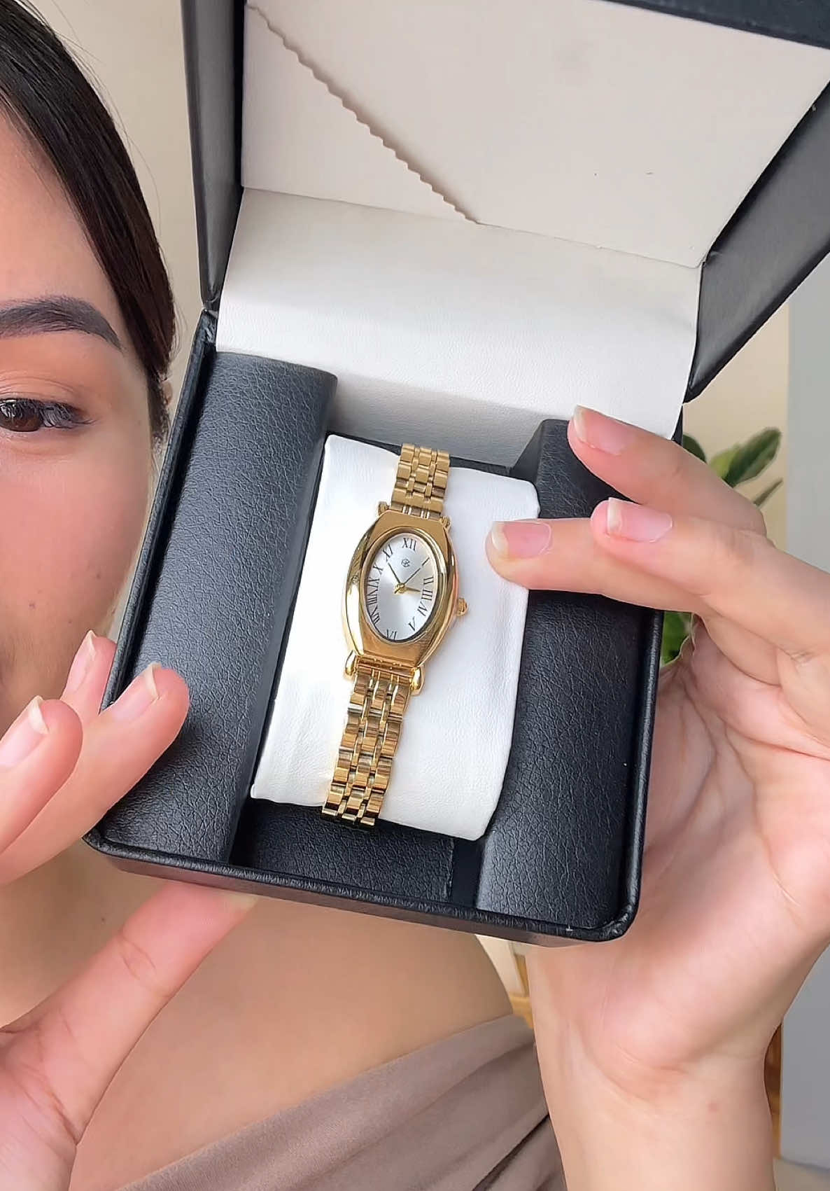 I love this watch 😍 Super ganda! Don’t miss the chance to get it in our upcoming live with 50–60% OFF this September 15! ⏰✨ #watch #watches #watchesforwomen #watchesoftiktok #hbjewelry @HB Jewelry 