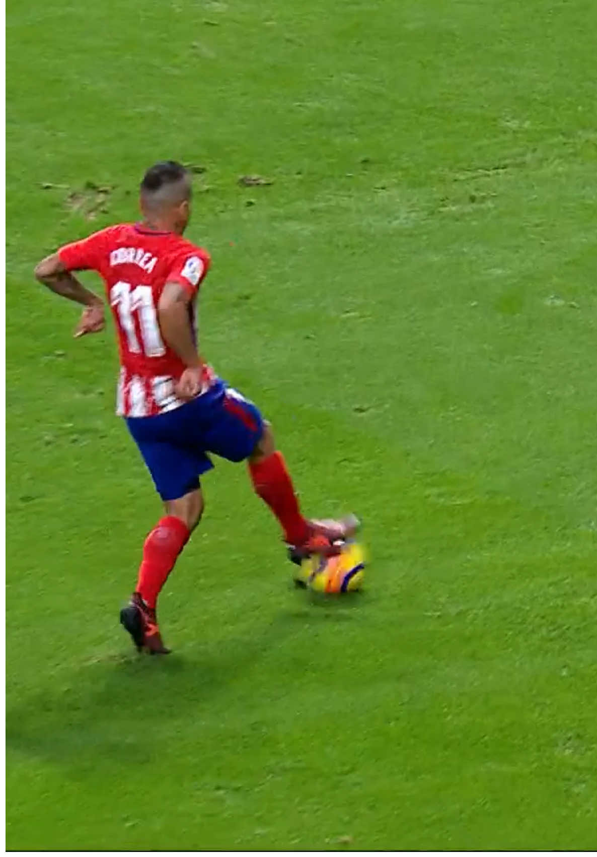❤️💫🤍 Poetry in motion. #AtletiVillarreal #LALIGAEASPORTS #VUELVELALIGA #DeportesEnTikTok