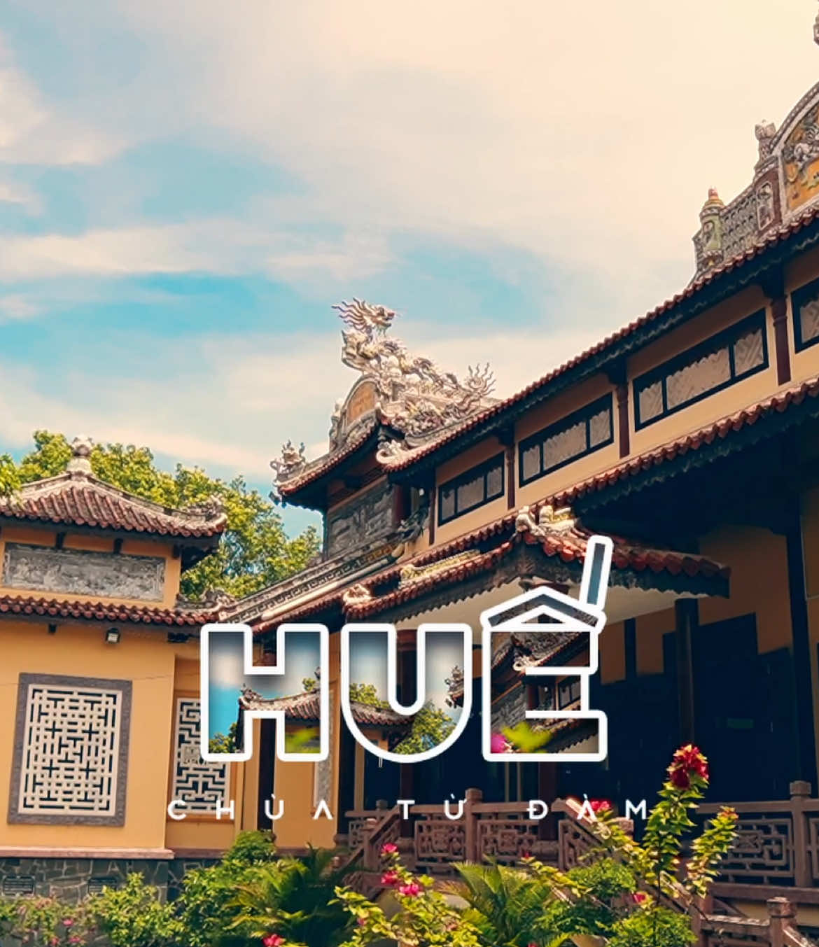 Chùa Từ Đàm Huế tuy không phải là ngôi chùa lâu đời nhất ở Việt Nam hiện nay nhưng nơi đây giữ vai trò rất quan trọng trong công cuộc giữ gìn hòa bình và tự do tín ngưỡng tôn giáo trong lịch sử. Nếu bạn đang tìm kiếm một địa điểm du lịch Huế hấp dẫn, tìm về sự an yên, tĩnh lặng trong tâm hồn thì chùa Từ Đàm Huế sẽ là một trong những gợi ý hoàn hảo không nên bỏ lỡ. #hue #chuatudam #dulichhue #huedidau 