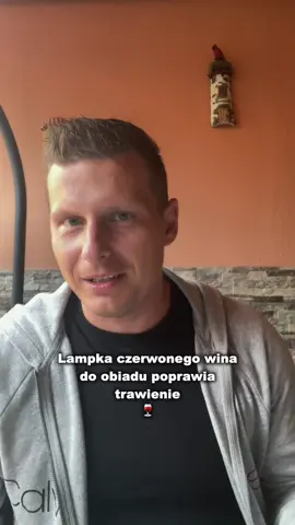 🔴 CZY CZERWONE WINO DO OBIADU JEST ZDROWIE? Czy w ogóle jakikolwiek alkohol może być zdrowy? Odpowiem na to pytanie w filmie. Tutaj kupisz moją książkę 