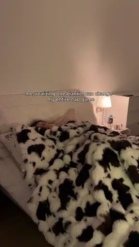 This blanket is actually so soft#SpottedCozy  #cozyhome #comfybed #softblanket #tiktokshop 