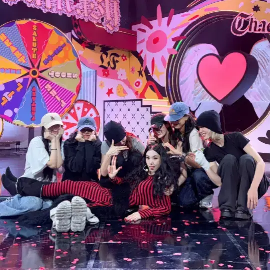 They're so cute 🥺  #twice #najeongsajimichaeng #somi #musiccore 