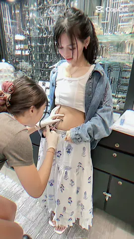 Tindik pusar kirain sakit, ternyata engk, sumpah gk sakit , soal nya di kasih obat dlu🤣🥰#bohel886 #fypシ゚viral🖤video🤗for #fypシ゚ #tindikpusar 