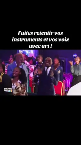 Louez le Seigneur au son de la lyre, célébrez-le sur la harpe à dix cordes. Chantez en son honneur un chant nouveau, jouez la plus belle musique en l'acclamant. #fyp #PourToi #viral #tiktokmusic#musiquechrétienne              