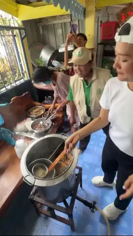 ร้านนี้อร่อยมากแน่ๆ #ธีรรัตน์สําเร็จวาณิชย์ #สสอิ่ม  #ลาดกระบังต้องธีรรัตน์ 