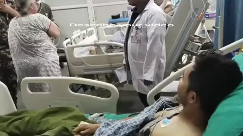 हस्पिटल मा जेनजी आन्दोलनका घाइतेको माग सुन्नुहुँदै सम्माननिय प्रधानमन्त्री ज्यु, वहाँ भाइ सिन्धुपाल्चोककाे कार्की हुँनुहुँदाे रहेछ, म पनि सिन्धुपाल्चोक कै परें, सिघ्र स्वास्थ्य लाभको कामना भाइ, #प्रधानमन्त्री 