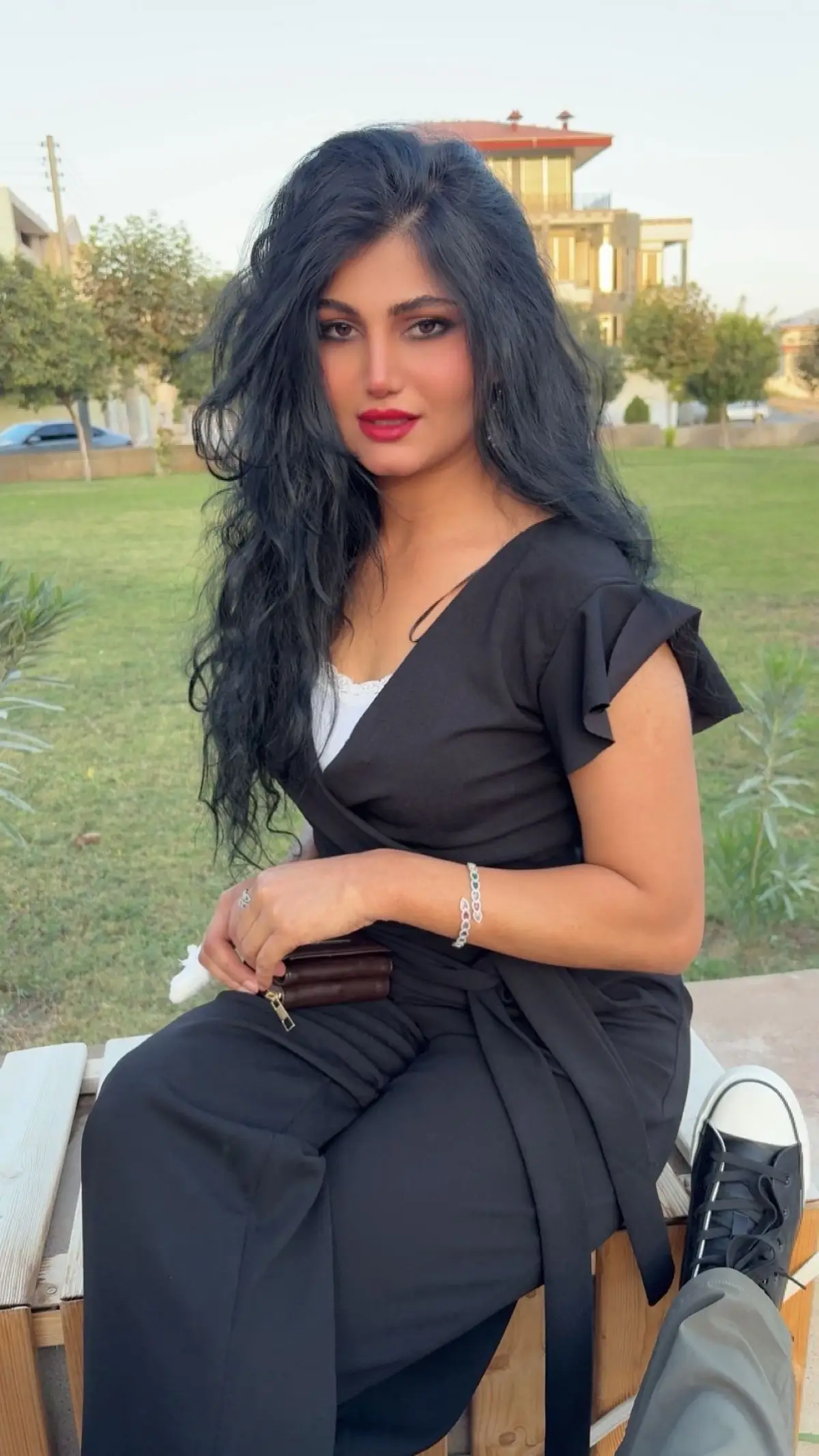دعنا نتبادل الادوار انت تنتظر وانا لا اعود
