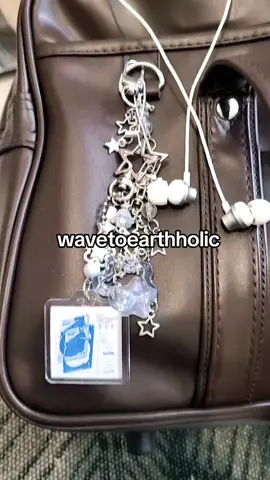 Happy to be a wavetoearthholic 😛 @wave to earth  #wavetoearth #music #season #noflopplease #goviral