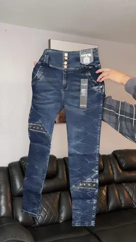 Hermoso Jeans, 100% colombiano encuentra tu talla perfecta aquí en #tiktokshop #Damasboutique entra ya