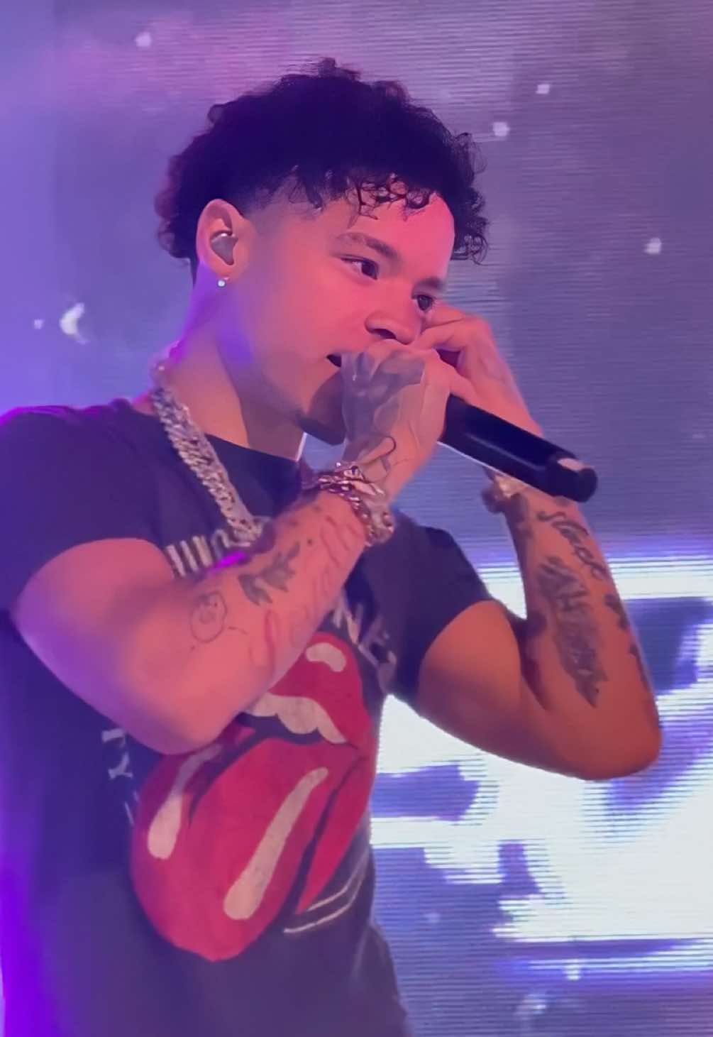 Bitches changed & act like I ain‘t noticed🔥 #lilmosey #lilmoseyconcert #concert  #rap #hiphop #noticed #blueberryfaygo