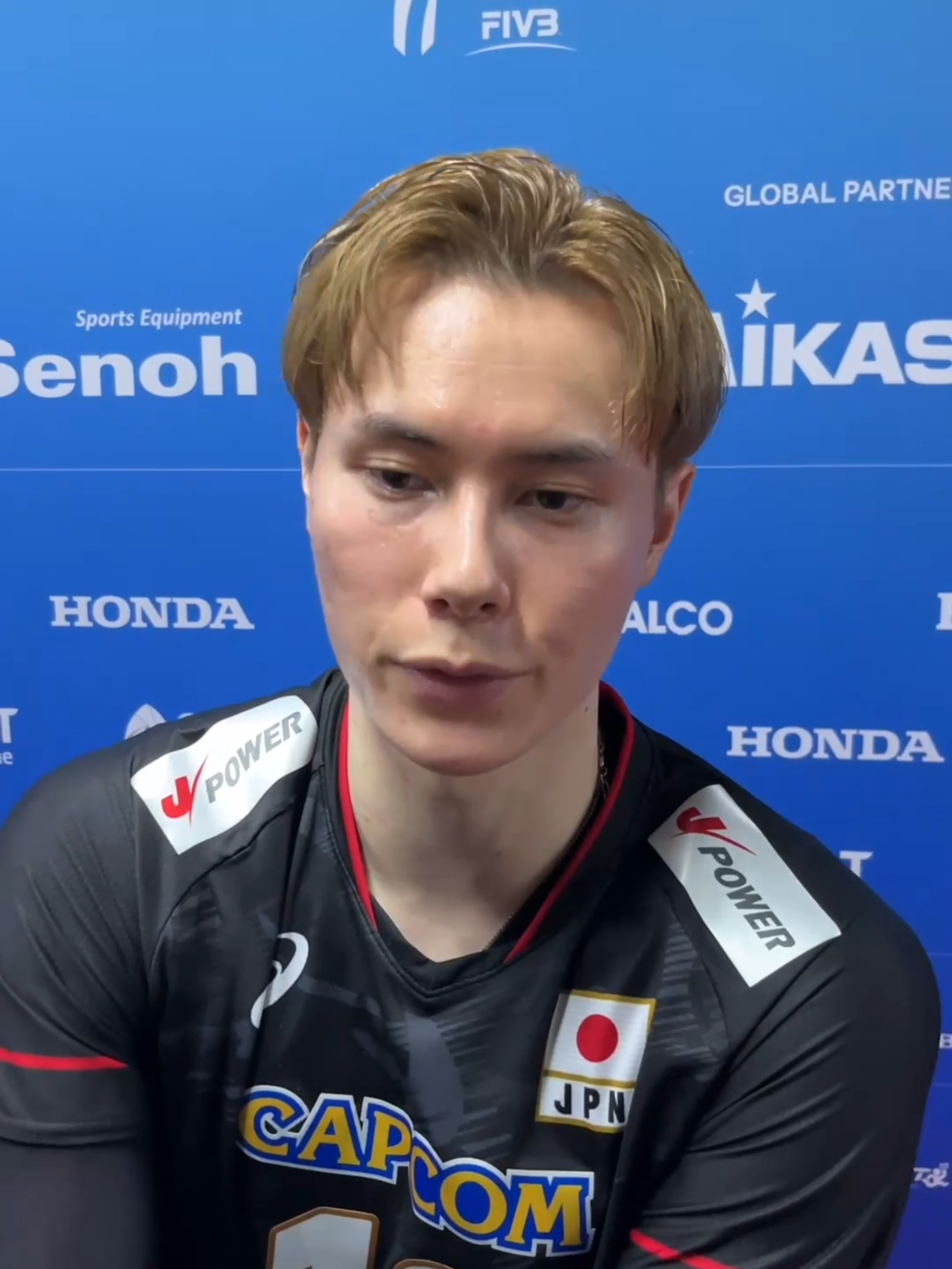 Japan star Ran Takahashi takes Turkey beating in stride in FIVB worlds debut WATCH: Superstar spiker Ran Takahashi commends Turkey after handing out a shock sweep beatdown of world No. 5 Japan in its 2025 FIVB Volleyball Men’s World Championship and focuses on improvement points for their next games. #MWCH #Philippines2025 #MWCH2025 #volleyballnews #fyp #rappler | Video by Philip Matel/Rappler