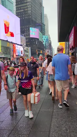New York City Manhattan 🗽🇺🇲  #newyork #timesquare #foryou #foryoupage #viralvideo 