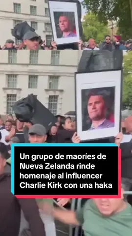 🕺 Un grupo de maoríes de Nueva Zelanda rinde homenaje al influencer Charlie Kirk con una haka. La danza maorí, símbolo de respeto y despedida, se viralizó en redes sociales generando múltiples reacciones entre los usuarios. #Haka #CharlieKirk #estadosunidos 