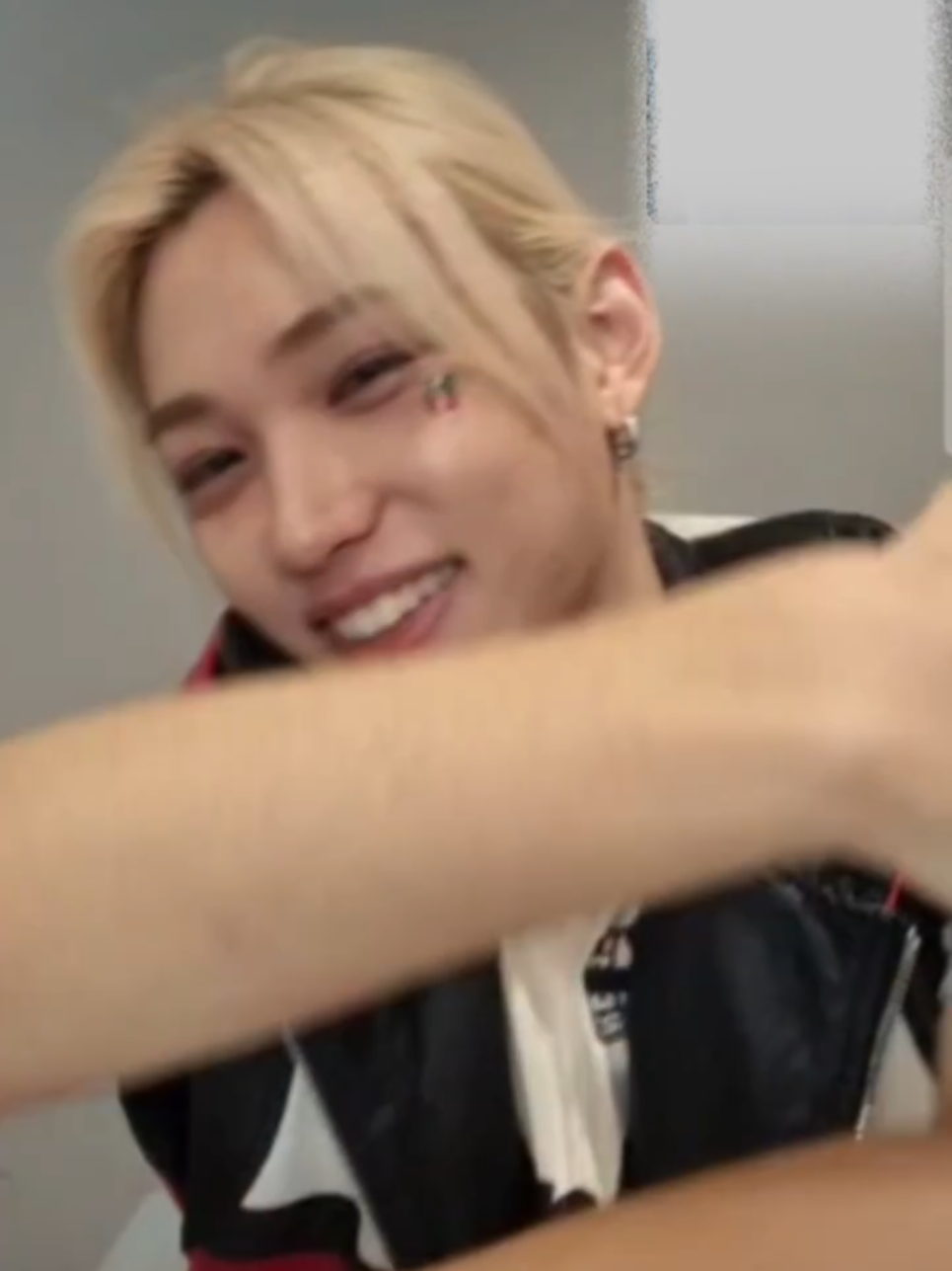 130925 Felix BIG HUG 🥹🫂🫂🫂🤏 #Felix #필릭스 #스트레이키즈  #StrayKids #KARMA 📽.lfcm