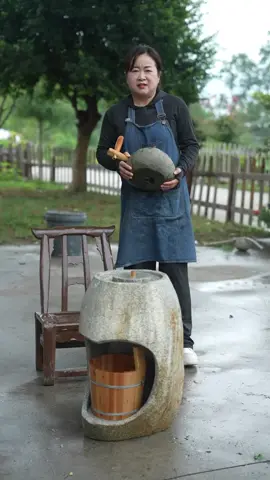 Just picked up another handy skill from my dad . making Chinese stone mill . Chinese craftswomen daily life vlog Chinese culture Chinese heritage Chinese craft Chinese lifestyle explore China. #foryou #foryoupage #fyp #fyppppppppppppppppppppppp #fypシ゚ @LiXiaoAi 