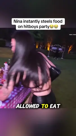Nina instantly steels food on hitboys party😭😭#nina #twitch #hitboy 