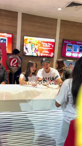 Huhuhu cute niyo please 😭 excited na ako madevelop yung film 😭 @Ashtine Olviga @Andres #AshtineOlviga #AndresMuhlach #Minamahal #100BulaklakParaKayLuna #AshDres 