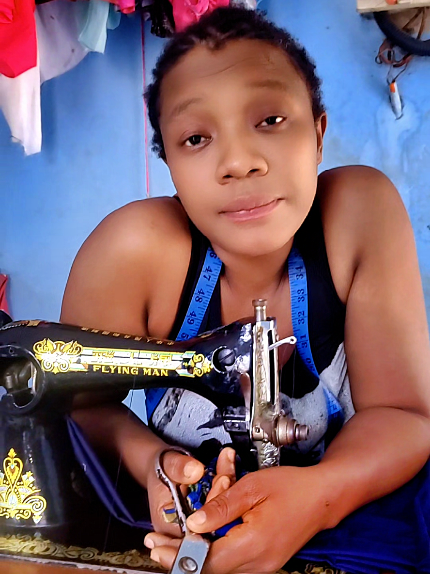 les cliente bien debout mais Pingre s'li vous plaît arrêtez d'exagerer hein. #lomecouture #tiktoktogo228🇹🇬🇹🇬🇹🇬ktogo228 #clientesdificiles #viralvideo🔥 