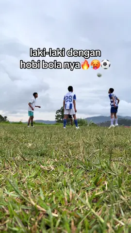 #galagah #sepakbola #story #fouryou #storybola  laki” tidak bercerita tiba-tiba main bola🤣🤣