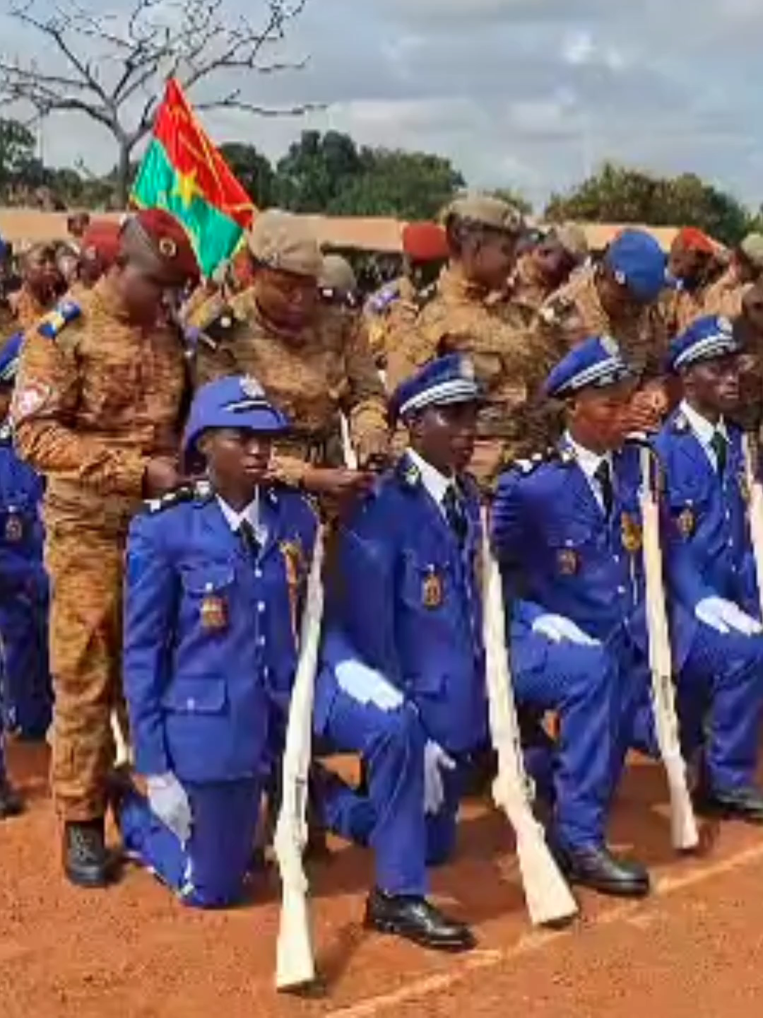 502 nouveaux sous-officiers renforcent les rangs des Forces armées nationales #burkinatiktok🇧🇫🇧🇫🇧🇫❤️ #burkinafaso🇧🇫 #armee #fds #burkinatiktok #sinformersurtiktok #ib #capitaineibrahimtraoré