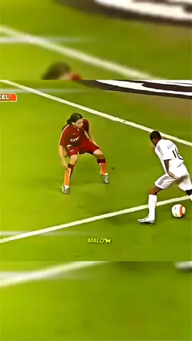 robinho 🇧🇷 💫 .skils 🎩🪄prime realmadrid ⚪️      #robinho #realmadrid #football #fyp #viewsproblem😭 
