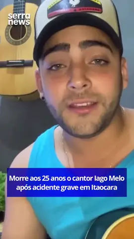 Um grave acidente registrado na madrugada de sábado (13/09) tirou a vida do cantor Iago Melo, de 25 anos, na RJ-158, no trecho entre Cambuci e Itaocara. De acordo com as informações iniciais, o carro conduzido pelo artista atingiu uma cerca, saiu da pista e capotou na altura do km 92, em Portela, distrito de Itaocara. Iago voltava de uma apresentação na cidade de Cambuci, atividade que era sua maior paixão: cantar e estar nos palcos. No veículo, foram encontrados instrumentos musicais e equipamentos usados em seus shows, entre eles o violão. A morte precoce do jovem artista gerou grande comoção nas redes sociais. Amigos, familiares e admiradores têm publicado mensagens de despedida, lamentando a perda de um talento reconhecido na região. #SerraNews 📲 Siga @serranewsrj