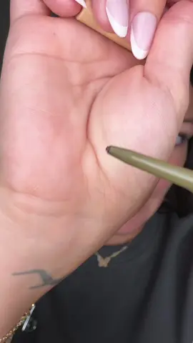 I didn’t expect it to work this good! @UCANBE Official #ucanbemakeup #browpen #browpencil #browtutorial 