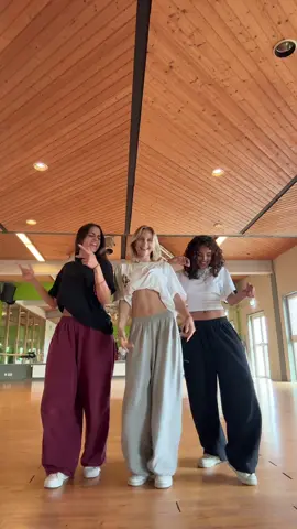 Is it?! 🫣😜 Our girls are just 🔥🥵 DC @Kimberly @Isa_Amorimdesousa @𝓗𝓪𝓷𝓷𝓪𝓱 .. (@Kimmiiz.official (ครูคิม)🇹🇭 )  #fyp #dancetrend #isit #tanzschuleorfeo #tiktokdance2025 