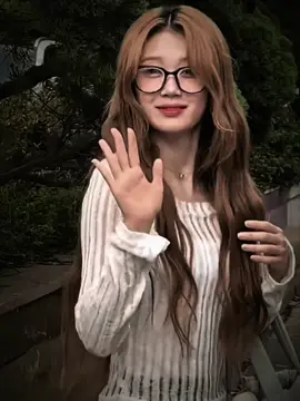 Glasses yubin 🫠#tripleS #Yubin #트리플에스 #공유빈 #kpopedit  
