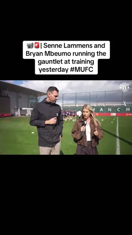 📹🚨| Senne Lammens and Bryan Mbeumo running the gauntlet at training yesterday #sesko #rubenamorim #manchesterunited #brunofernandes #cunha 