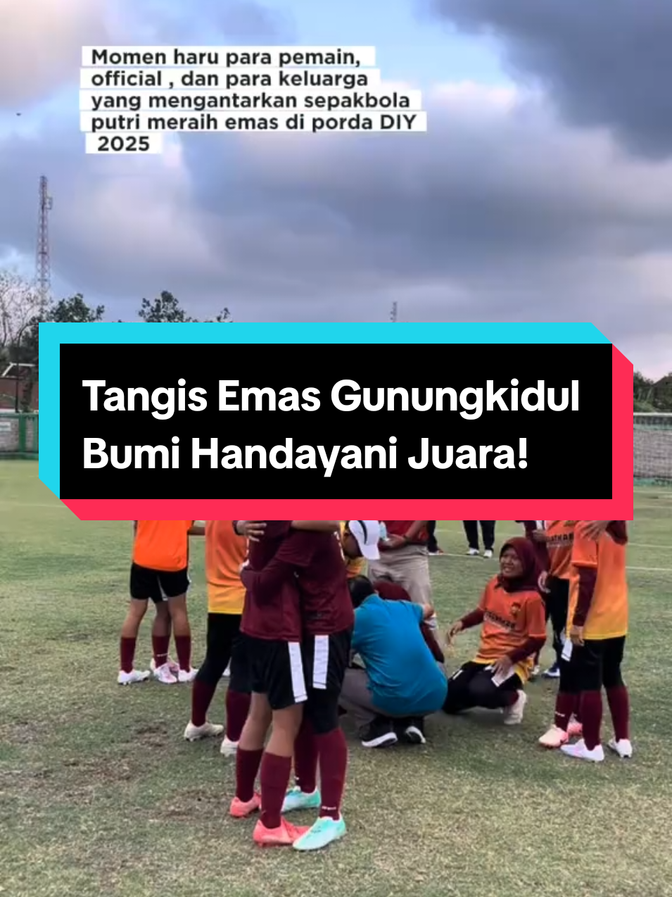 Air mata jadi saksi… Gunungkidul juara! 🏅⚽ Tangis haru yang terbayar dengan emas untuk Bumi Handayani ❤️🔥 #GunungkidulJuara #BumiHandayani #SepakbolaPutri #MedaliEmas #Porda2025  #MomentHaru #GunungkidulBangga #TimPutriHebat #EmasUntukBumiHandayani 