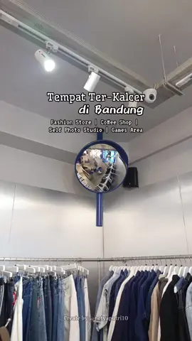 Tempat Ter-Kalcer di Bandung! ✨ Jadi.. ini tuh gedung dengan 3 lantai yang ngasih kita beragam aktivitas dalam 1 tempat.. Lantai pertama ada fashion store Lantai kedua ada coffee shop & Self Photo Studio Lantai ketiga ada berbagai games gitu, mulai dari PS, bilyard, dll (sayangnya kita gak sempet kesini) Nah kalo bingung nginep di mana? Bisa ke RedDoorz Plus @ Cipaganti Street 3 Bookingnya lewat aplikasi @RedDoorz Indonesia  yaa.. Khusus bulan september pakai kode promo YUKNGINEP biar bisa dapetin diskon sampai 28% 🙌 SAVE & SHARE yaa buat rekomendasi kamu jalan-jalan ke Bandung 😍 #RedTravelers #JelajahKotamu   #RedDoorz  #StayWithRedDoorz  #CafeBandung    