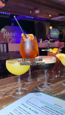 Back at one of my favorite NYC brunch experiences!  On Saturdays from 1-3pm @Haswell Green’s is doing a Piano Brunch with Dueling pianos and live requests! 🎹 🥂 🔥 $30 Bottomless for 90 minutes with purchase of an entreee. Drink Options: MIMOSA / ESPRESSO MARTINI / NUTRL SELTZERS/ SURFSIDES/ PORNSTAR MARTINI/ APEROL SPRITZ 📍240 W 52nd st . . . . #nycbrunch #brunchnyc #nycshow #nycthingstodo #brunchlife    